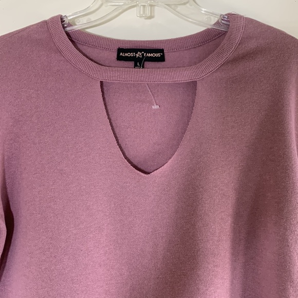 Almost Famous Floral Embroidered Sleeve Sweatshirt Women’s Large. - Picture 3 of 8